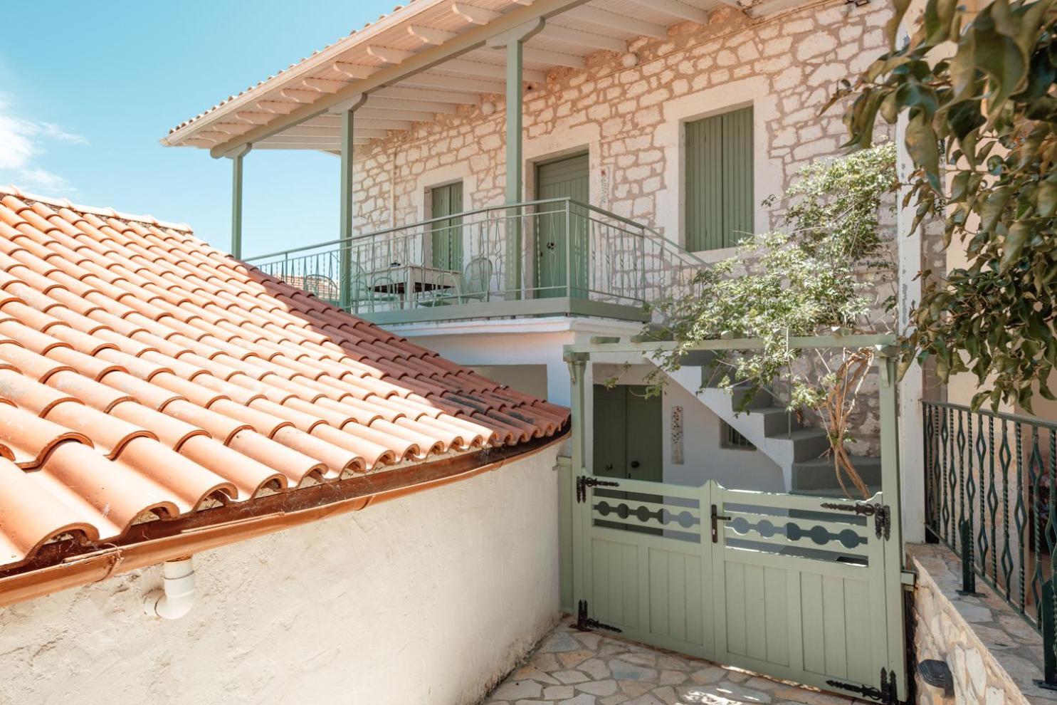 Teacher'S House Spartokhorion Bagian luar foto