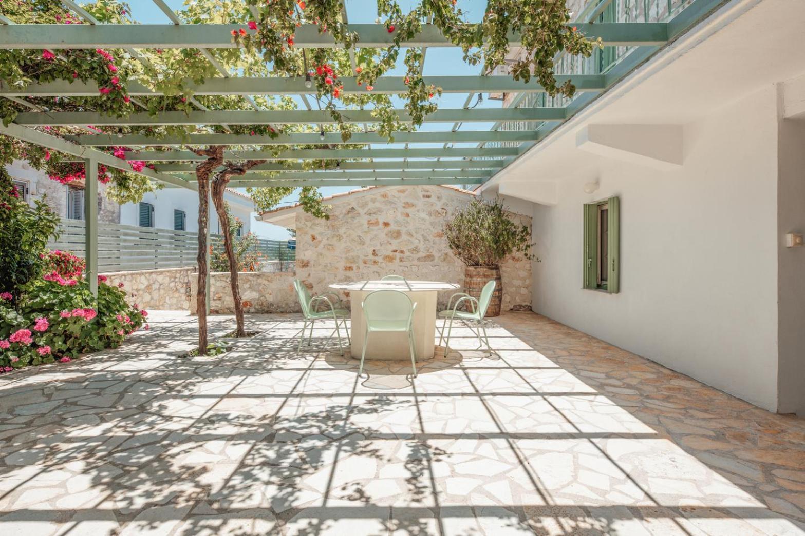 Teacher'S House Spartokhorion Bagian luar foto