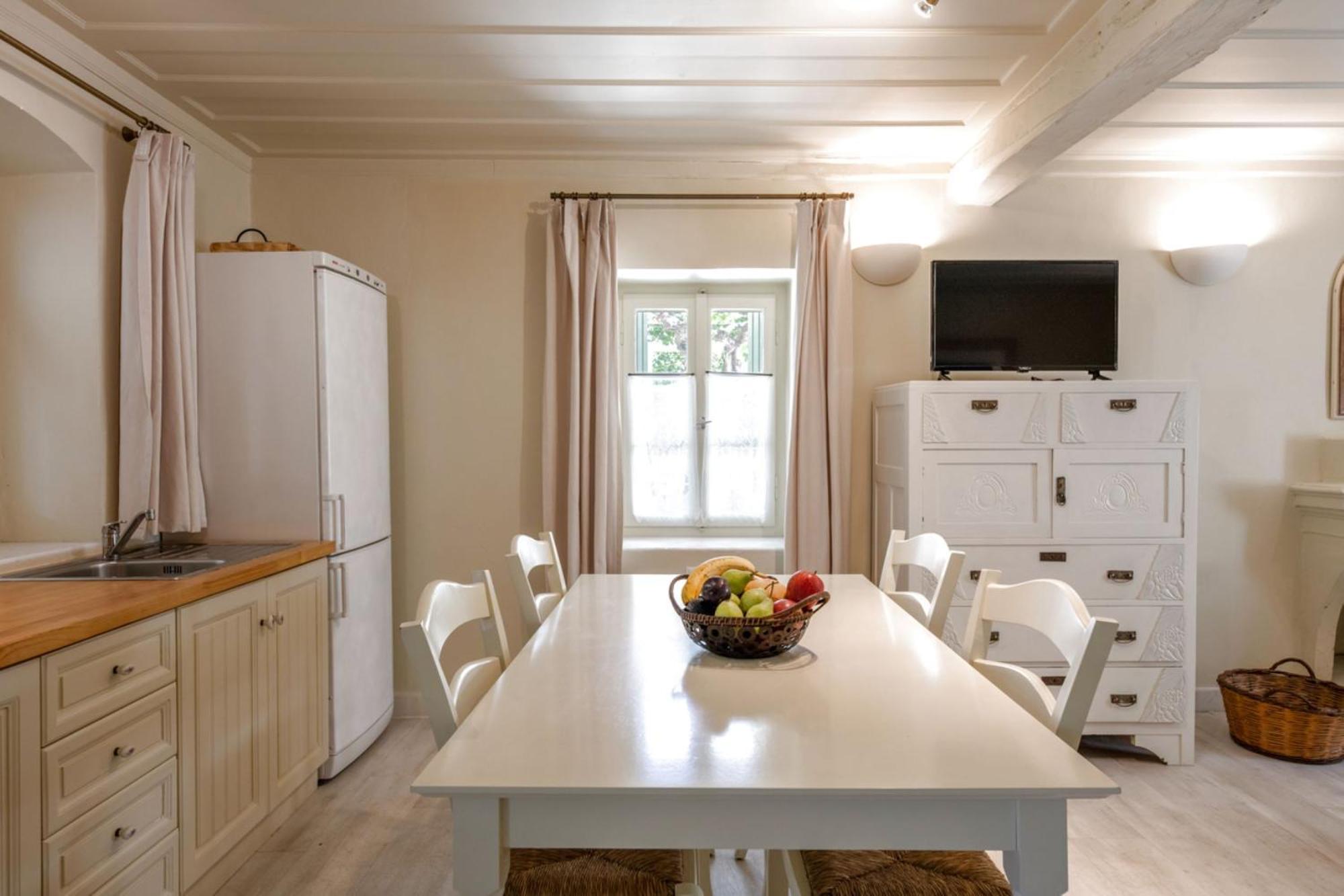 Teacher'S House Spartokhorion Bagian luar foto